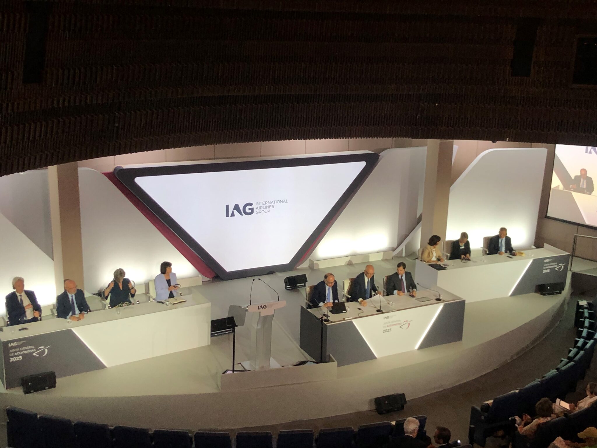 Enstream emite la Junta de accionistas de IAG para Spinmedia